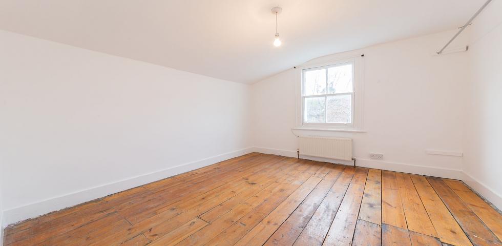 			UNDER OFFER , 4 Bedroom, 2 bath, 1 reception House			 Brewster Gardens, LADBROKE GROVE